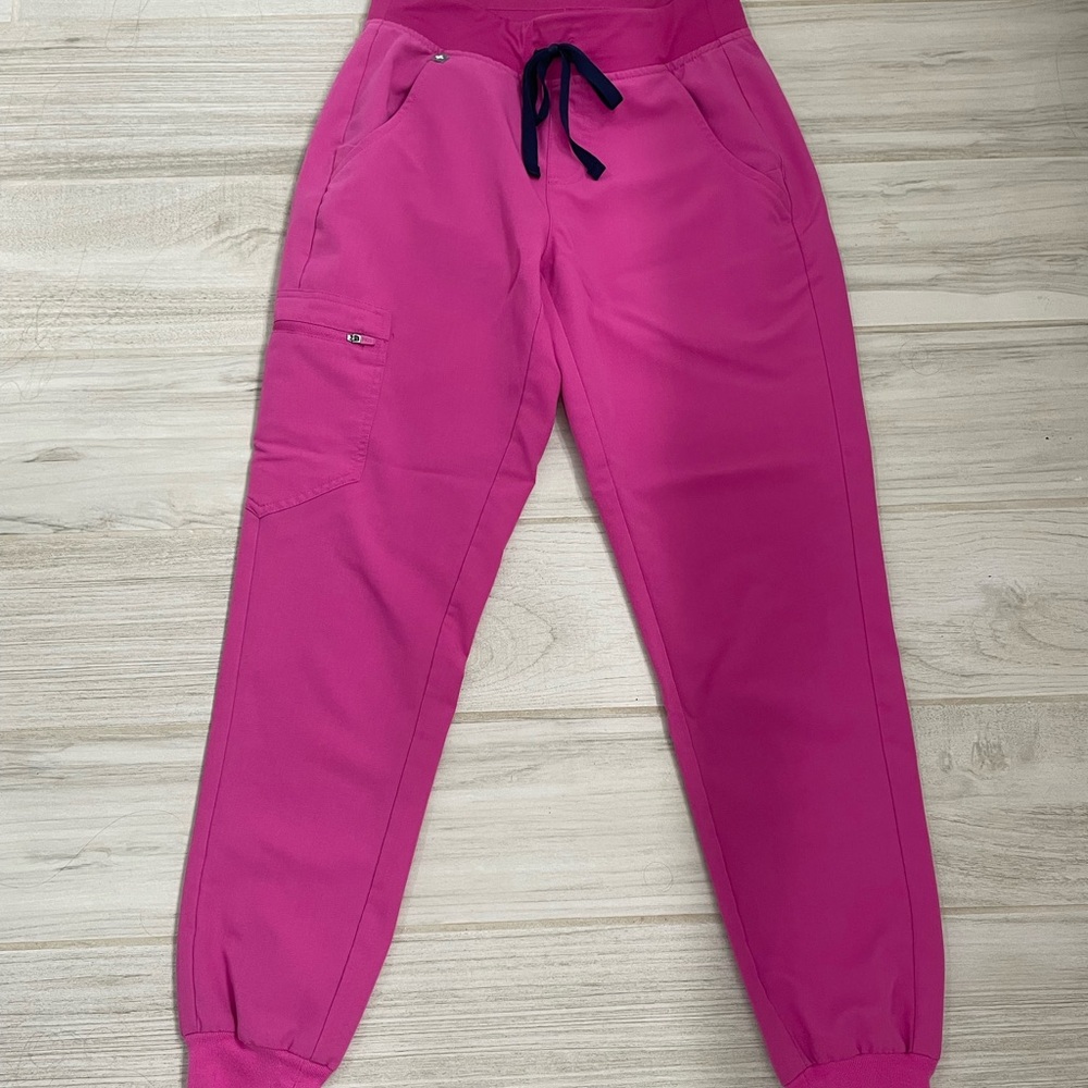 Women’s Figs Pink Zamora joggers ONLY sz XS